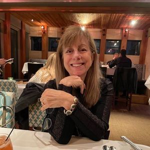 Meet your Posher, Laura